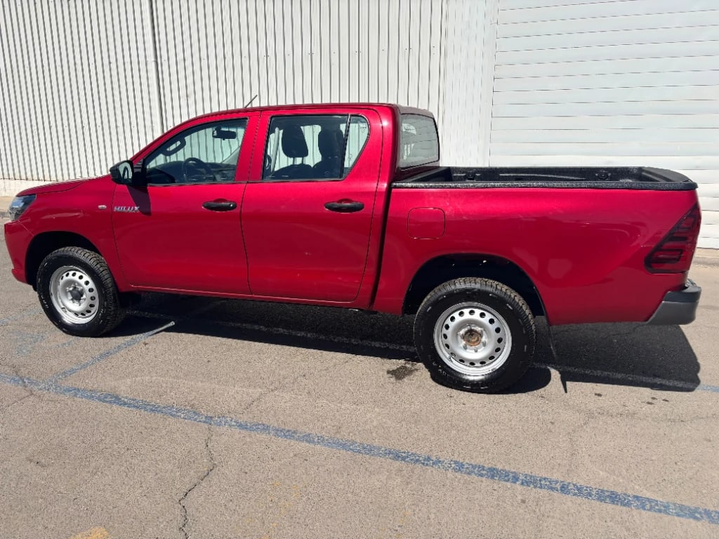 Toyota Hilux Dc 4x4 2.4 D Dx Mt año 2024