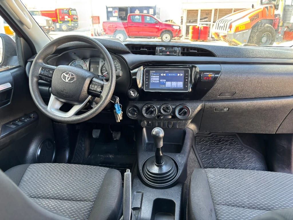 Toyota Hilux Dc 4x4 2.4 D Dx Mt año 2024
