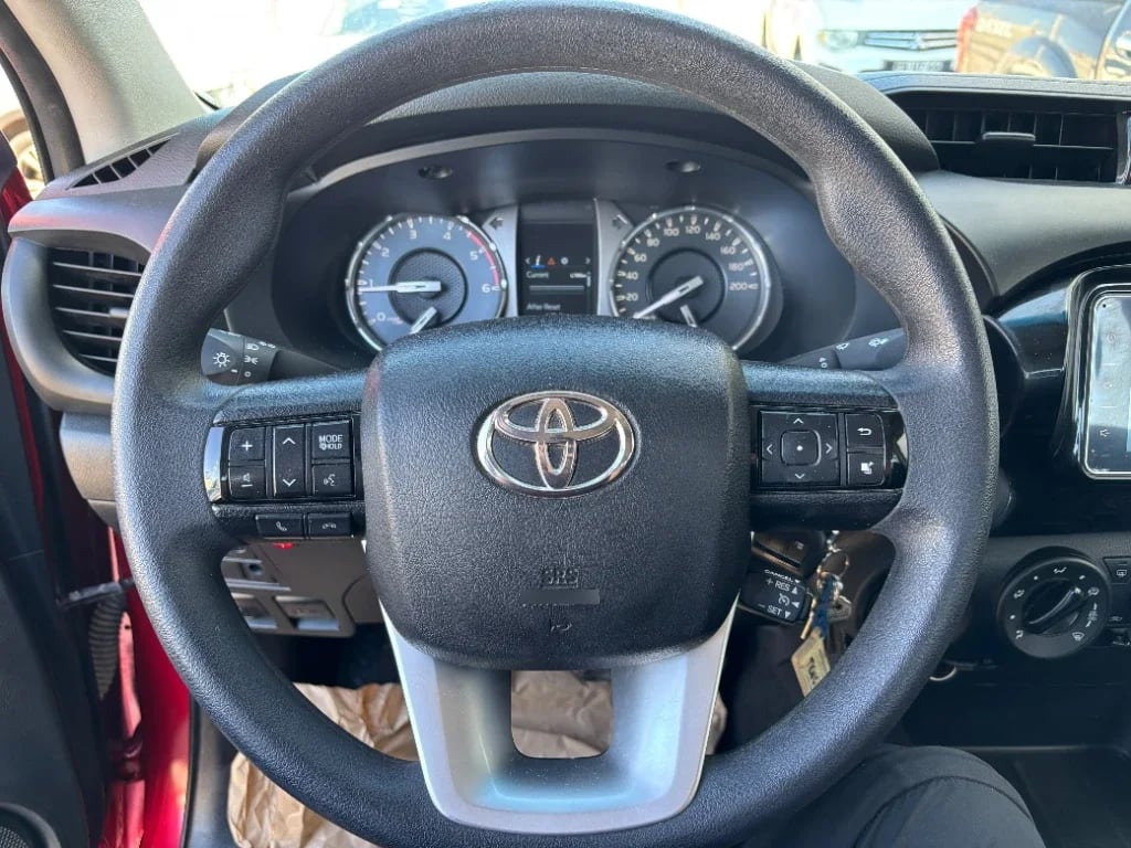 Toyota Hilux Dc 4x4 2.4 D Dx Mt año 2024