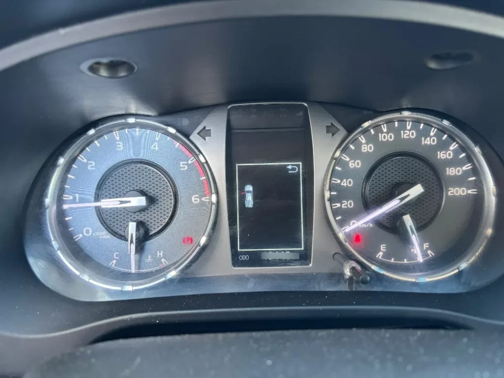 Toyota Hilux Dc 4x4 2.4 D Dx Mt año 2024