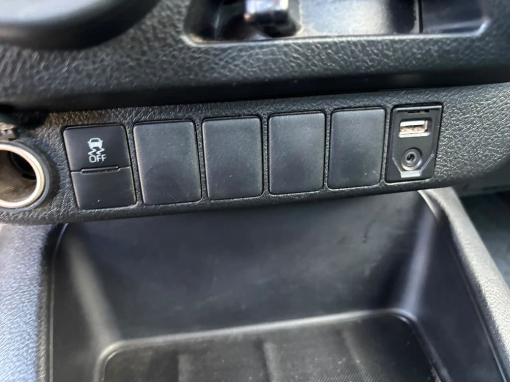 Toyota Hilux Dc 4x4 2.4 D Dx Mt año 2024