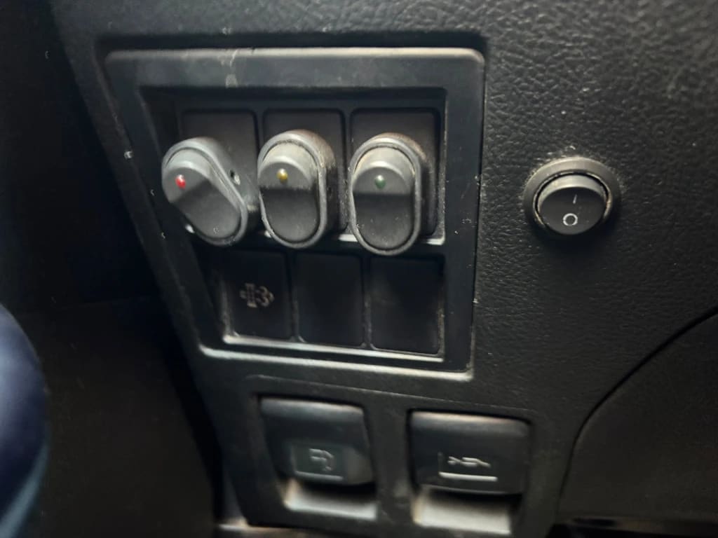 Toyota Hilux Dc 4x4 2.4 D Dx Mt año 2024