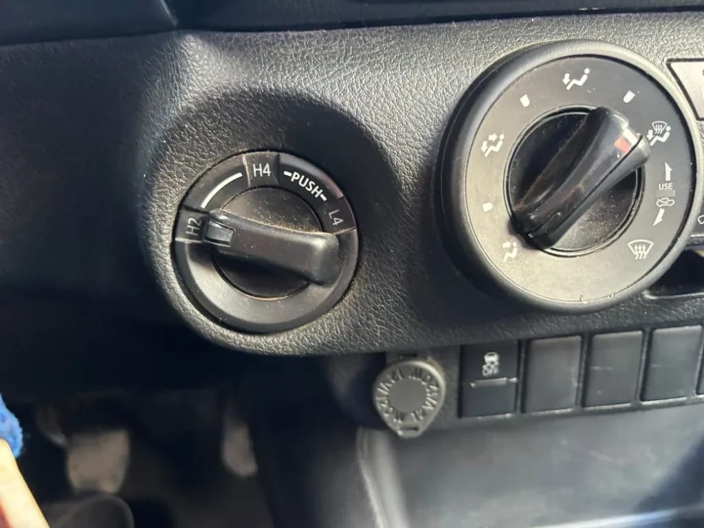 Toyota Hilux Dc 4x4 2.4 D Dx Mt año 2024