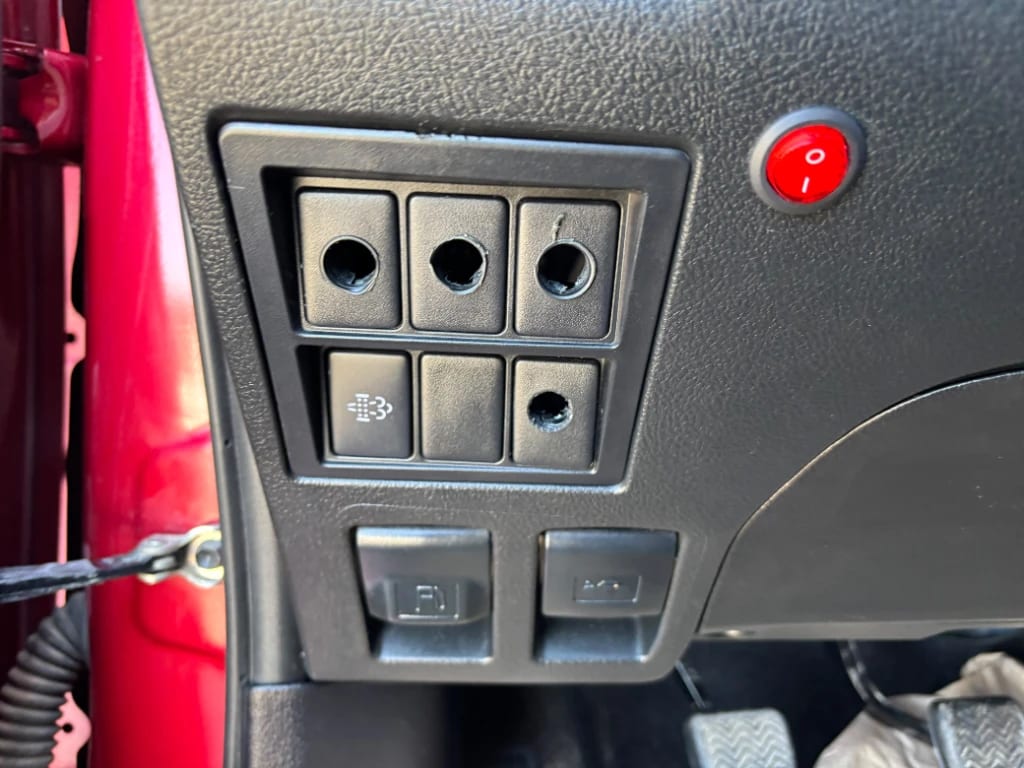 Toyota Hilux Dc 4x4 2.4 D Dx Mt año 2024