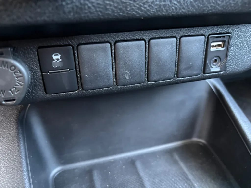 Toyota Hilux Dc 4x4 2.4 D Dx Mt año 2024