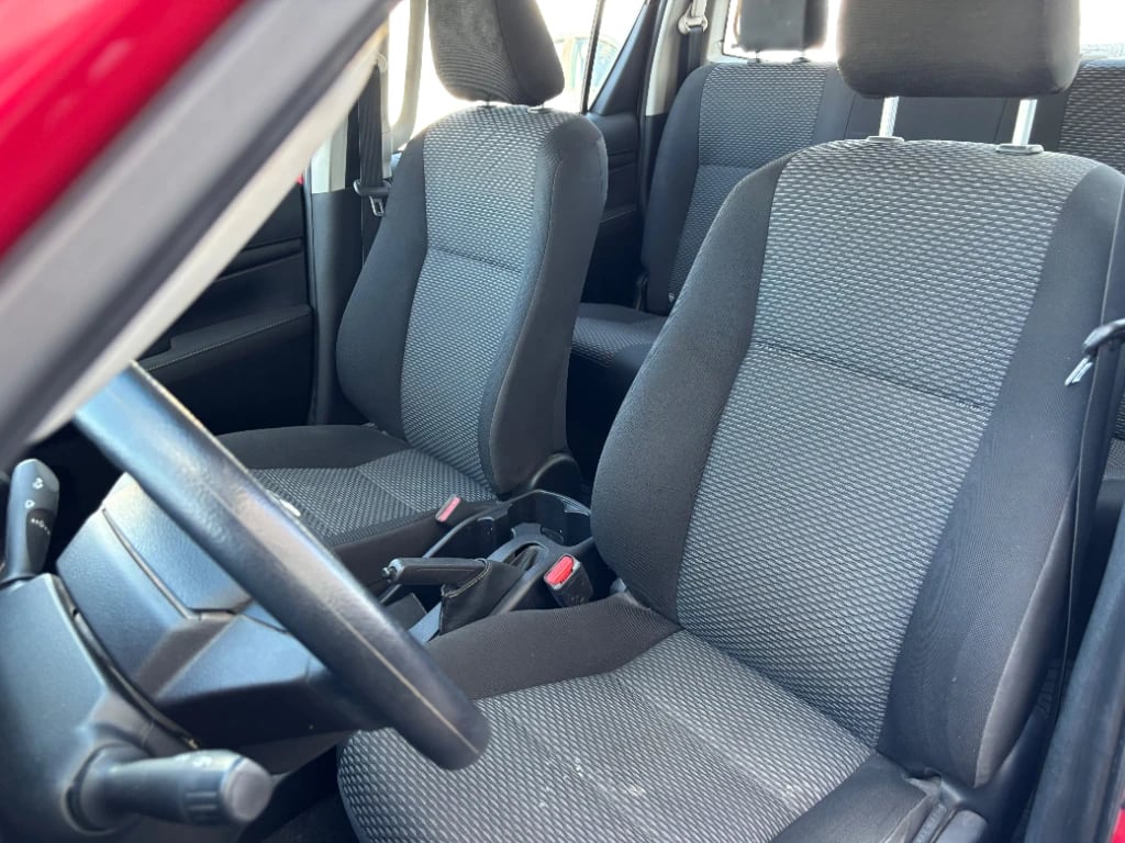 Toyota Hilux Dc 4x4 2.4 D Dx Mt año 2024