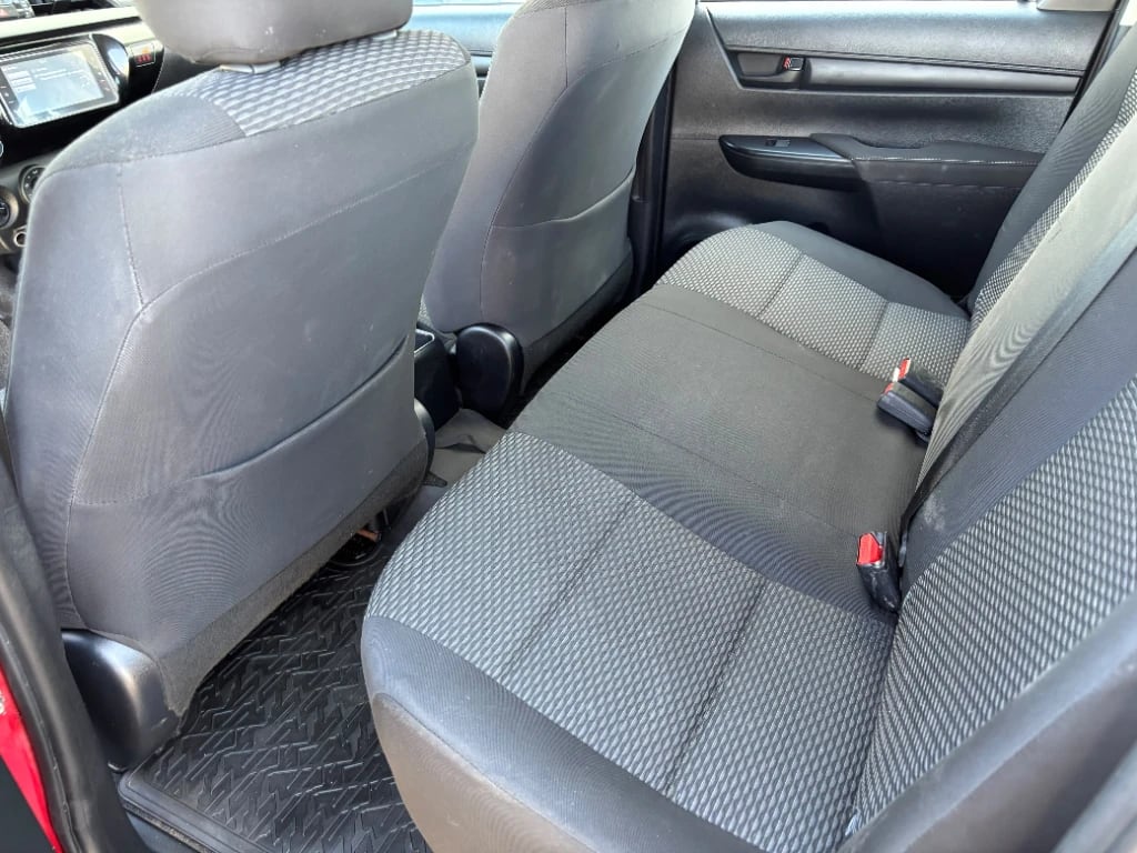 Toyota Hilux Dc 4x4 2.4 D Dx Mt año 2024