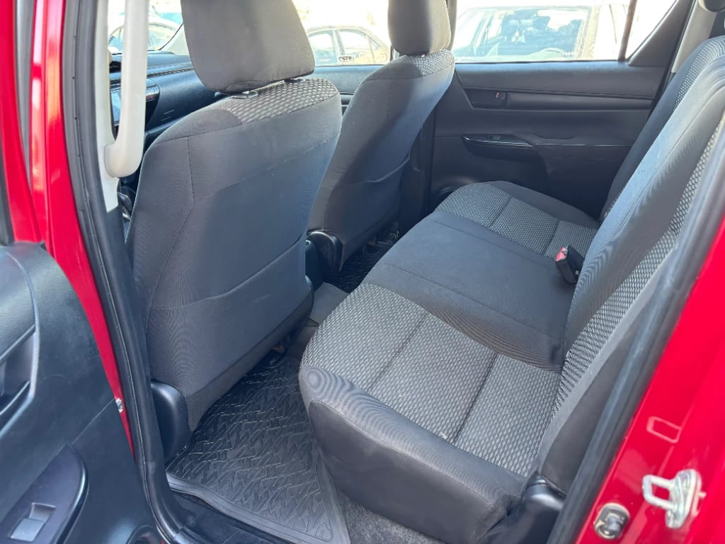 Toyota Hilux Dc 4x4 2.4 D Dx Mt año 2024