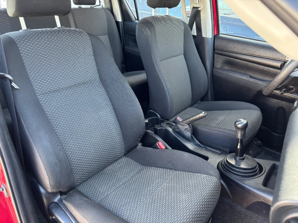 Toyota Hilux Dc 4x4 2.4 D Dx Mt año 2024