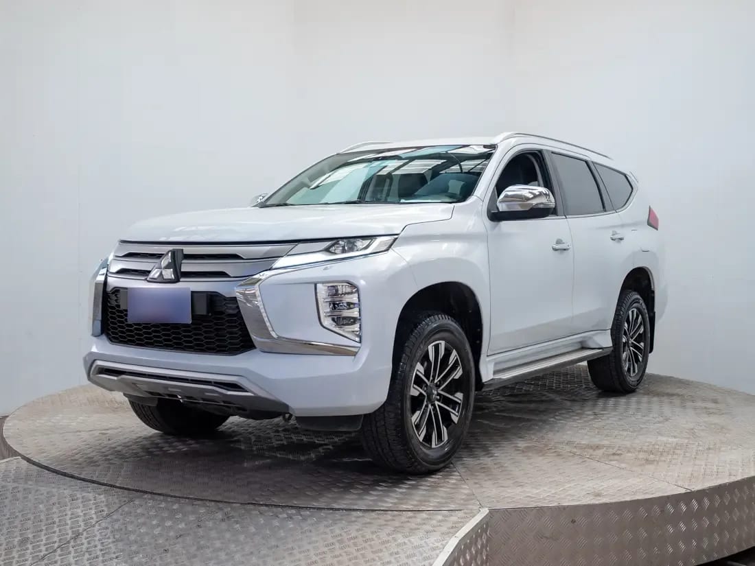 Mitsubishi Montero Sport 2.4 Limited At 4x4 Diesel año 2022