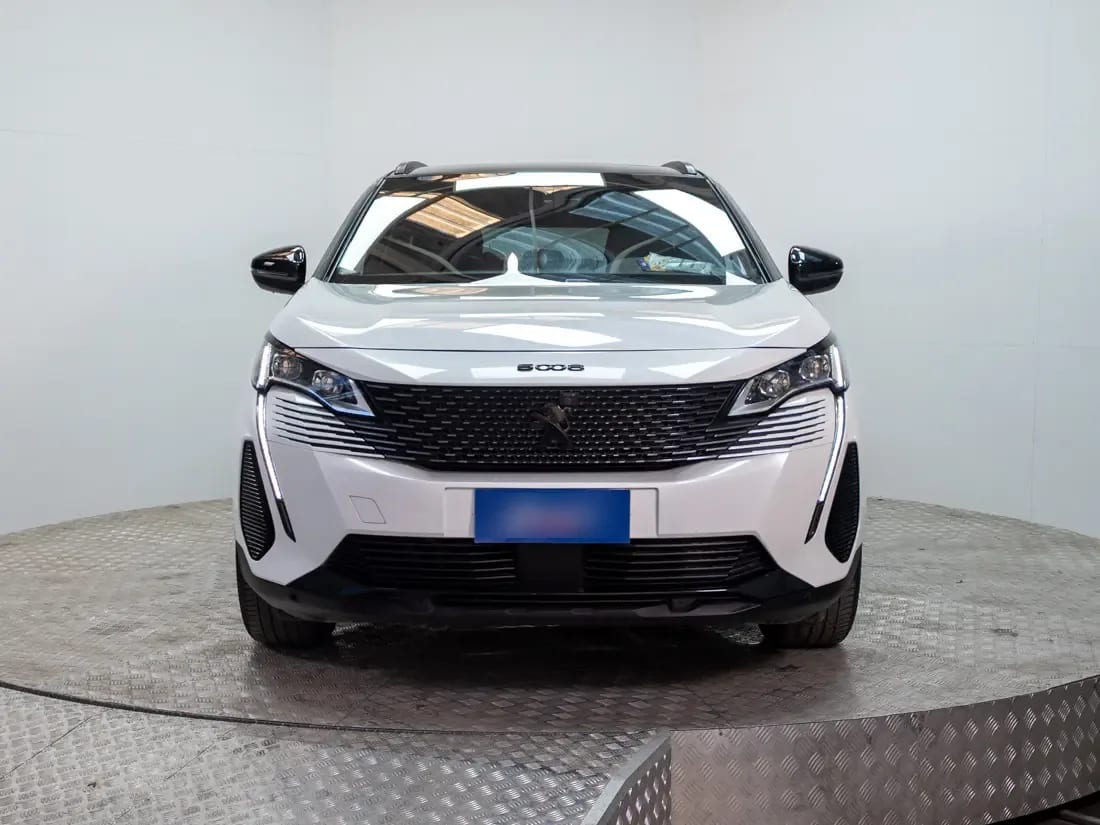 Peugeot 5008 5008 1.5 Gt Black Pack Bluehdi 130 Eat8 At año 2023