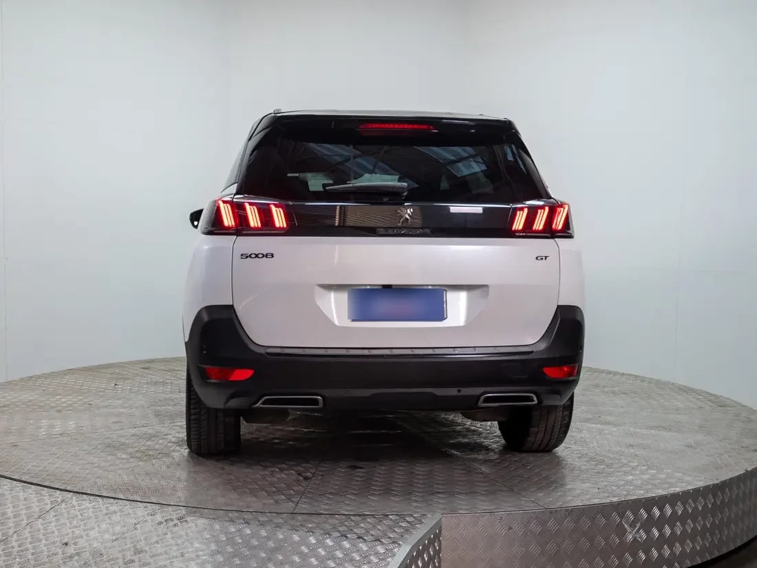 Peugeot 5008 5008 1.5 Gt Black Pack Bluehdi 130 Eat8 At año 2023