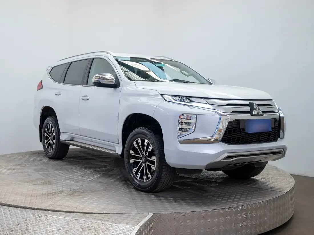 Mitsubishi Montero Sport 2.4 Limited At 4x4 Diesel año 2022