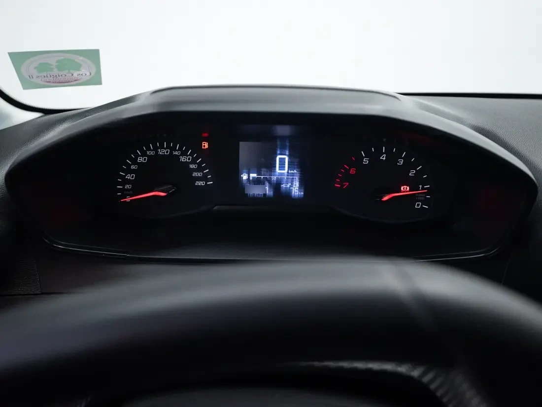 Peugeot 208 1.2 Puretech Style 75 Mt año 2023