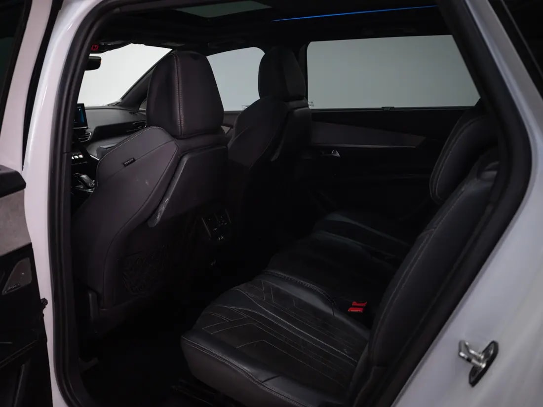 Peugeot 5008 5008 1.5 Gt Black Pack Bluehdi 130 Eat8 At año 2023