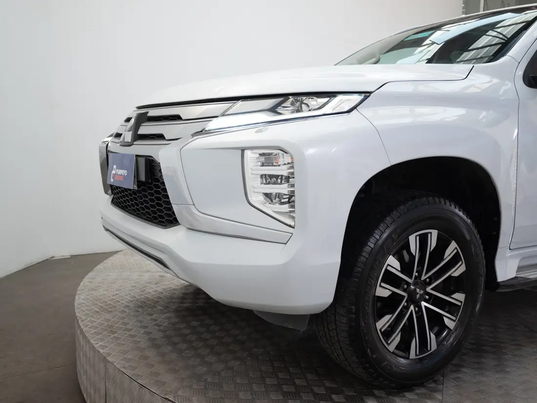Mitsubishi Montero Sport 2.4 Limited At 4x4 Diesel año 2022