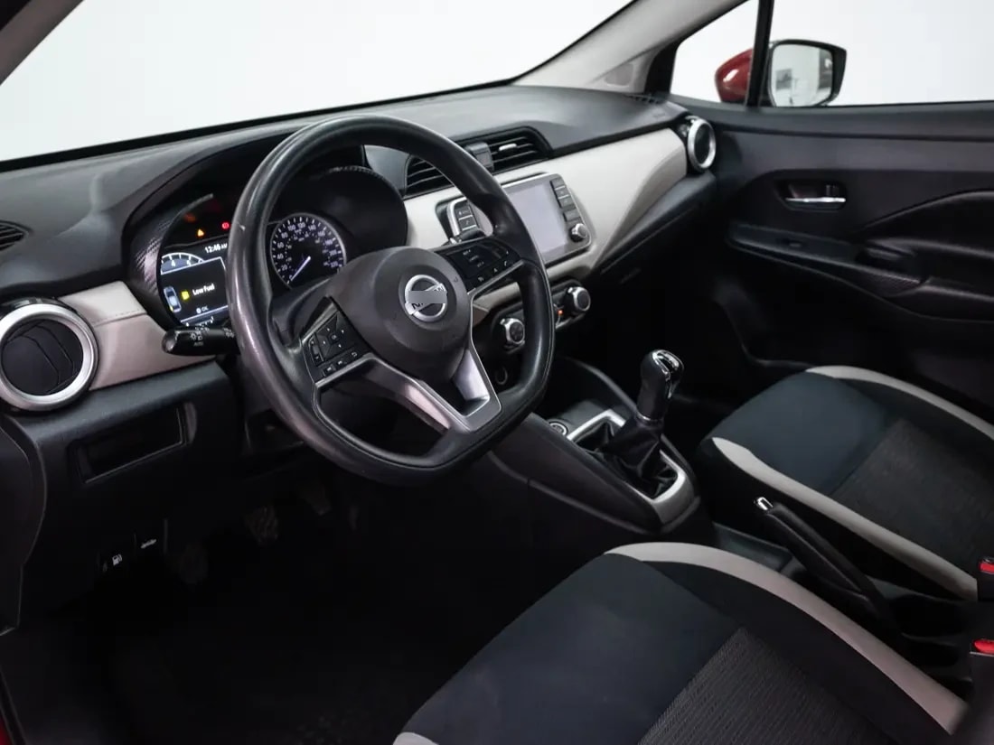 Nissan Versa 1.6 Advance Mt año 2023