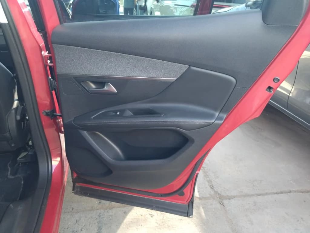 Peugeot 3008 1.6 Allure Thp 165hp E6 At año 2018