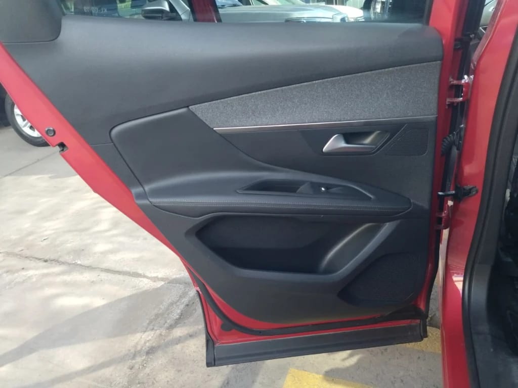 Peugeot 3008 1.6 Allure Thp 165hp E6 At año 2018