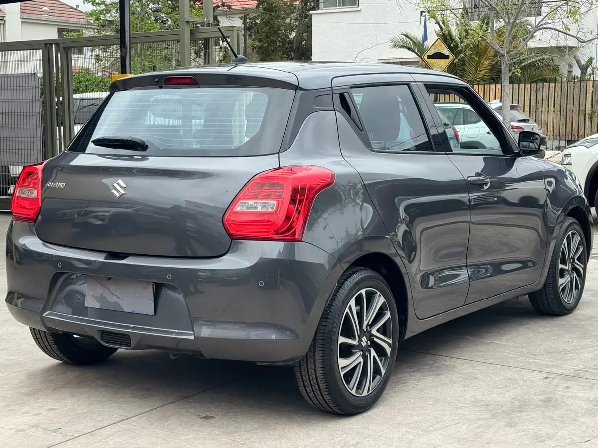 SUZUKI SWIFT  año 2025