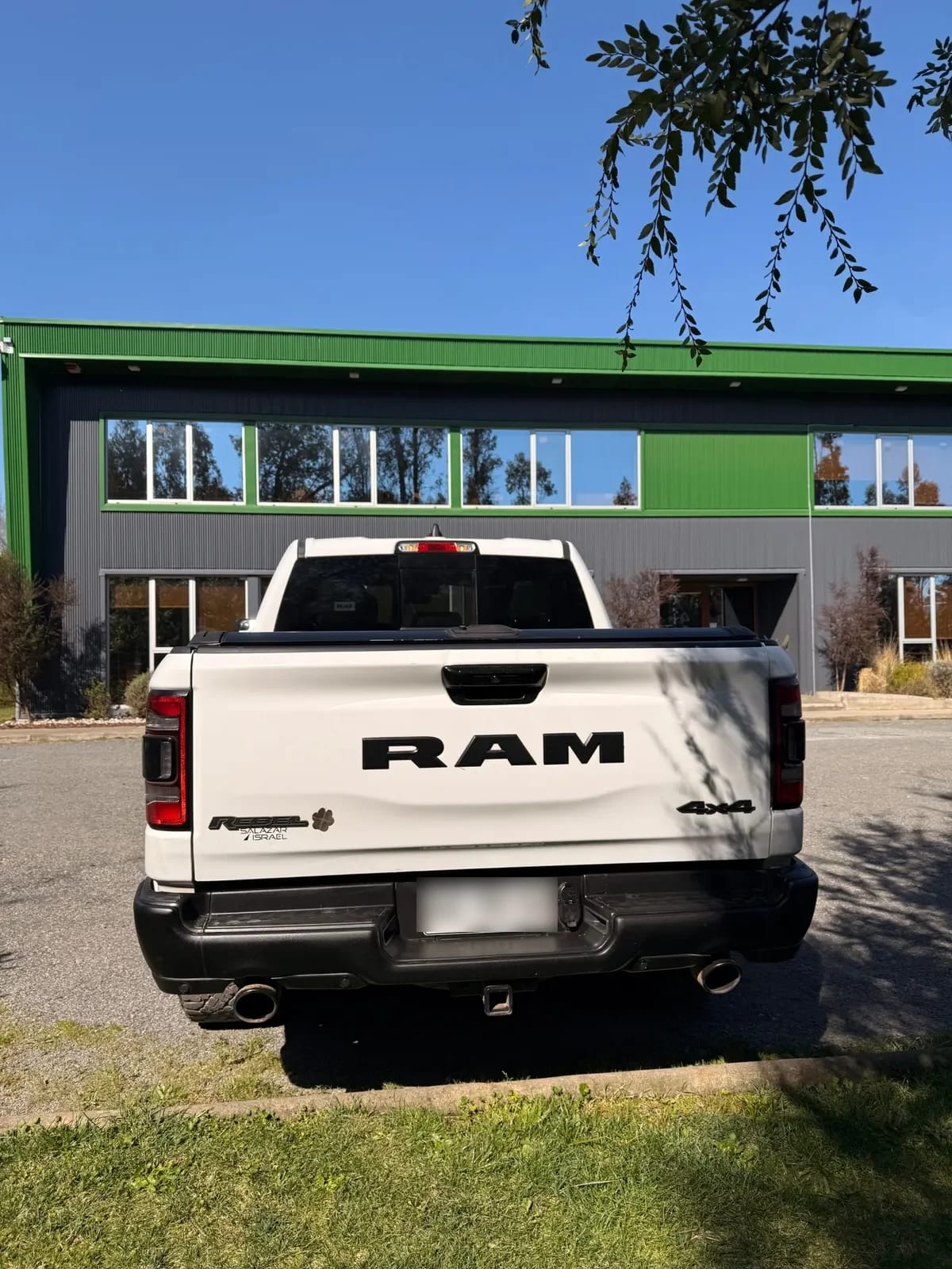 RAM 1500 5.7 Crew Cab Rebel At 4x4 año 2024