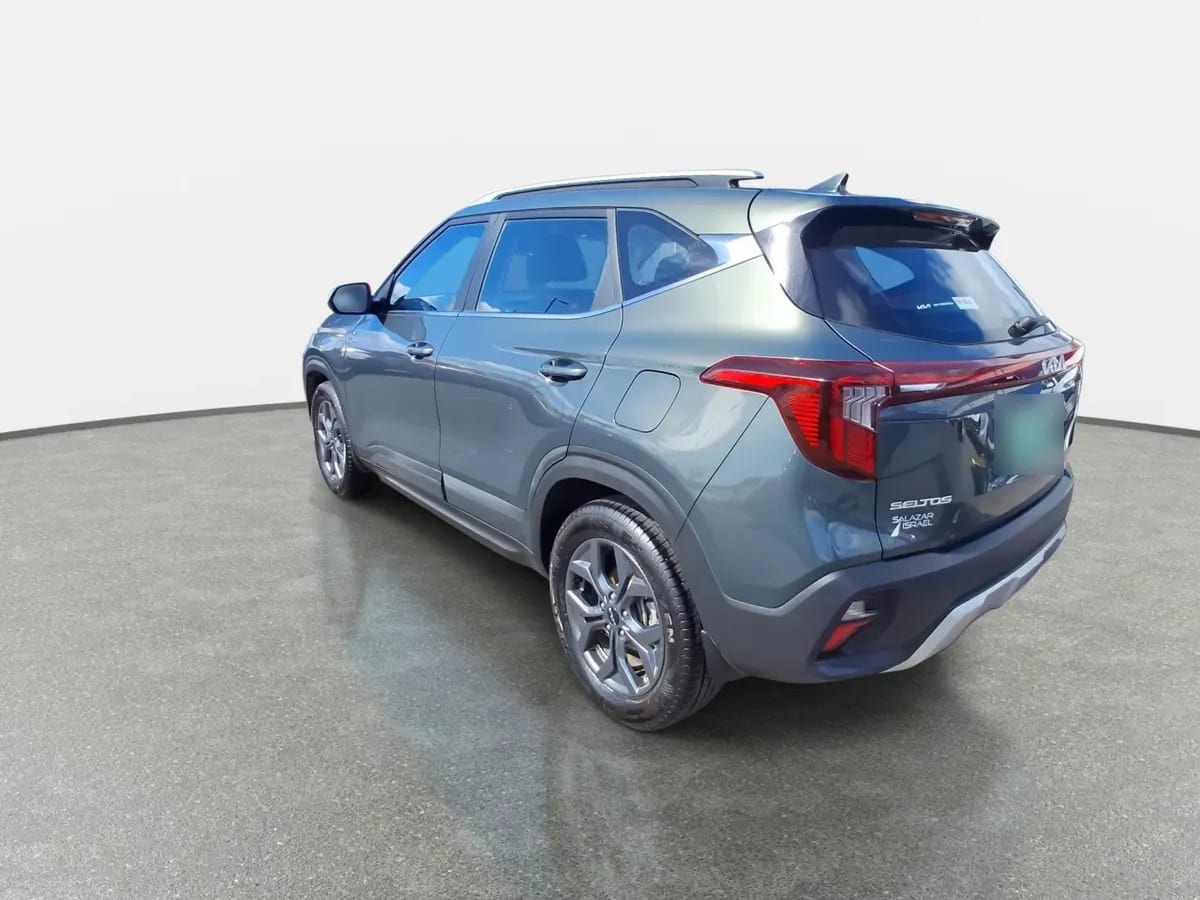 Kia Seltos 1.5 Ex 4x2 6mt 5p año 2025