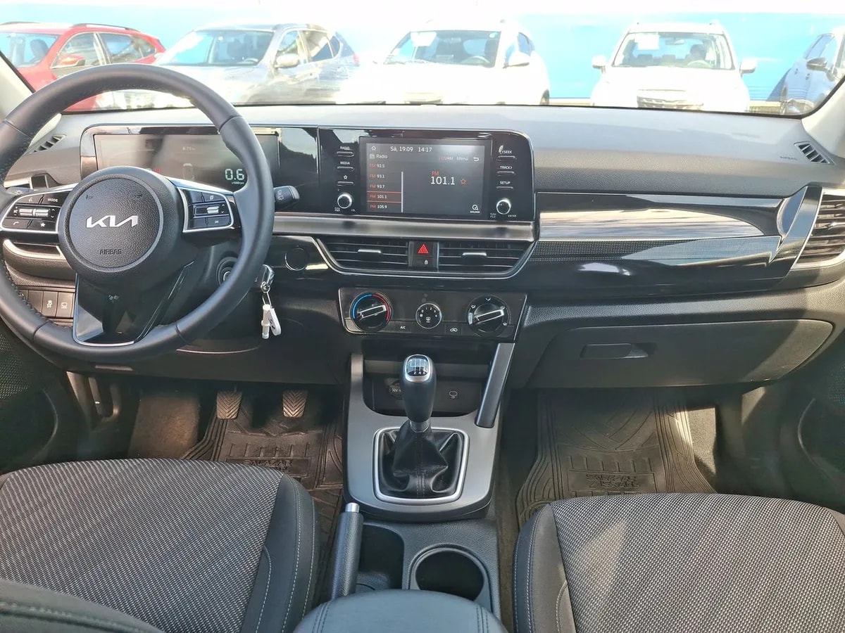 Kia Seltos 1.5 Ex 4x2 6mt 5p año 2025