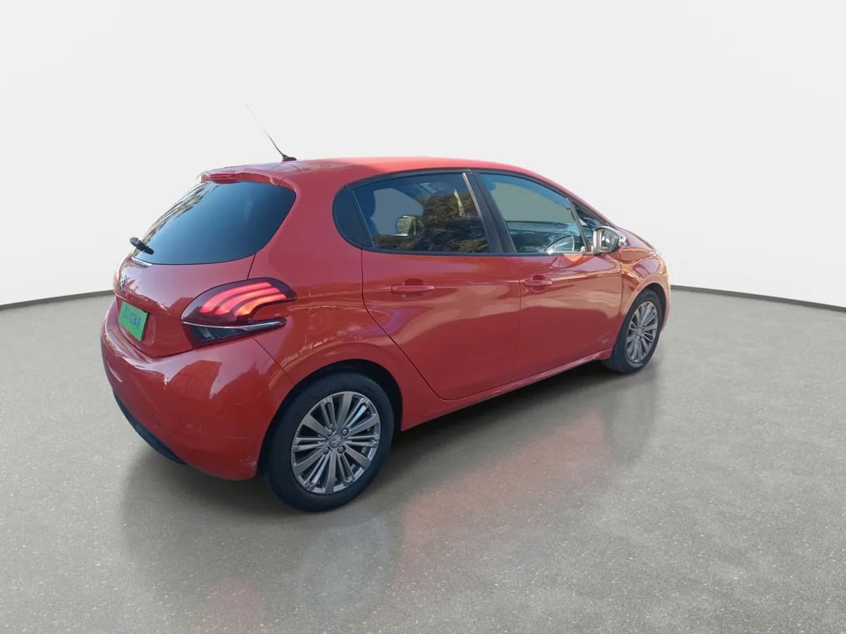 Peugeot 208 1.2 Signature Puretech 4x2 82 Mt5 5p año 2020