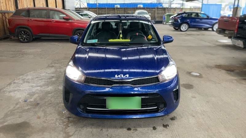 Kia Soluto 1.4 Lx 4x2 E6 Mt 4p año 2025