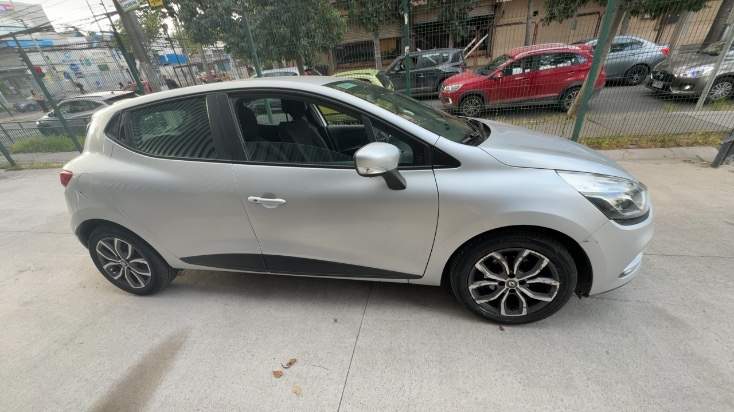 Renault Clio 1.2 Expression 4x2 Hb Mt 5p año 2019