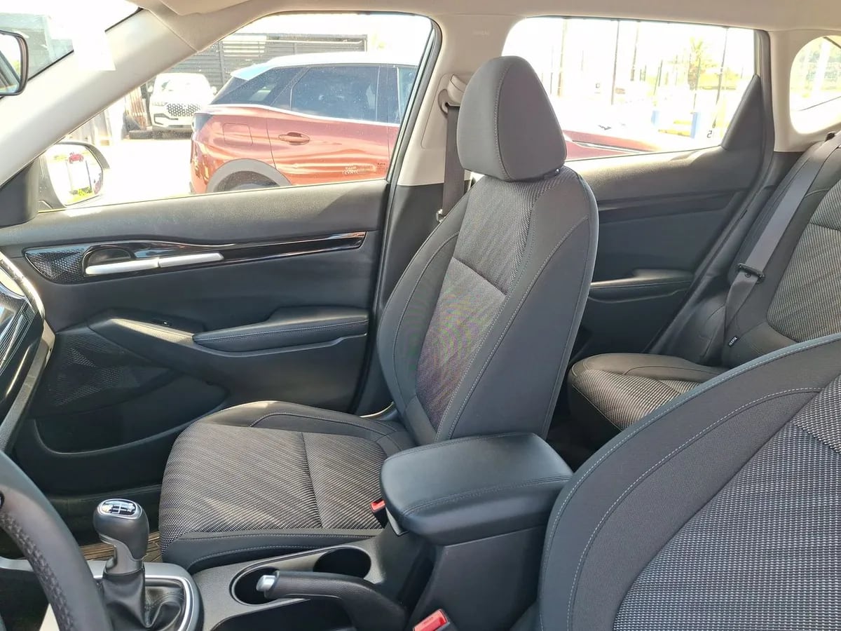 Kia Seltos 1.5 Ex 4x2 6mt 5p año 2025