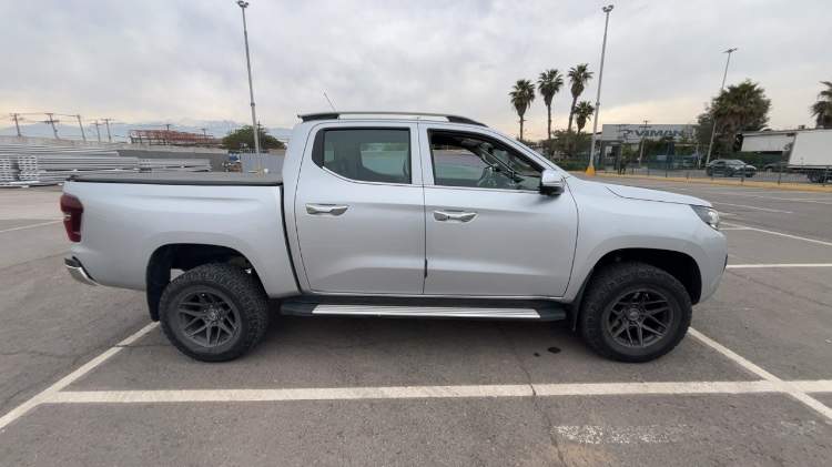 Peugeot Landtrek 2.2 Action4 Bluehdi Diesel 4x4 180hp At 4p año 2024