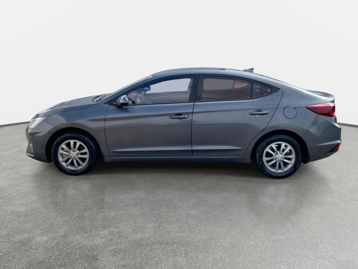 Hyundai Elantra 1.6 Value Fl 4x2 Mt 4p año 2021