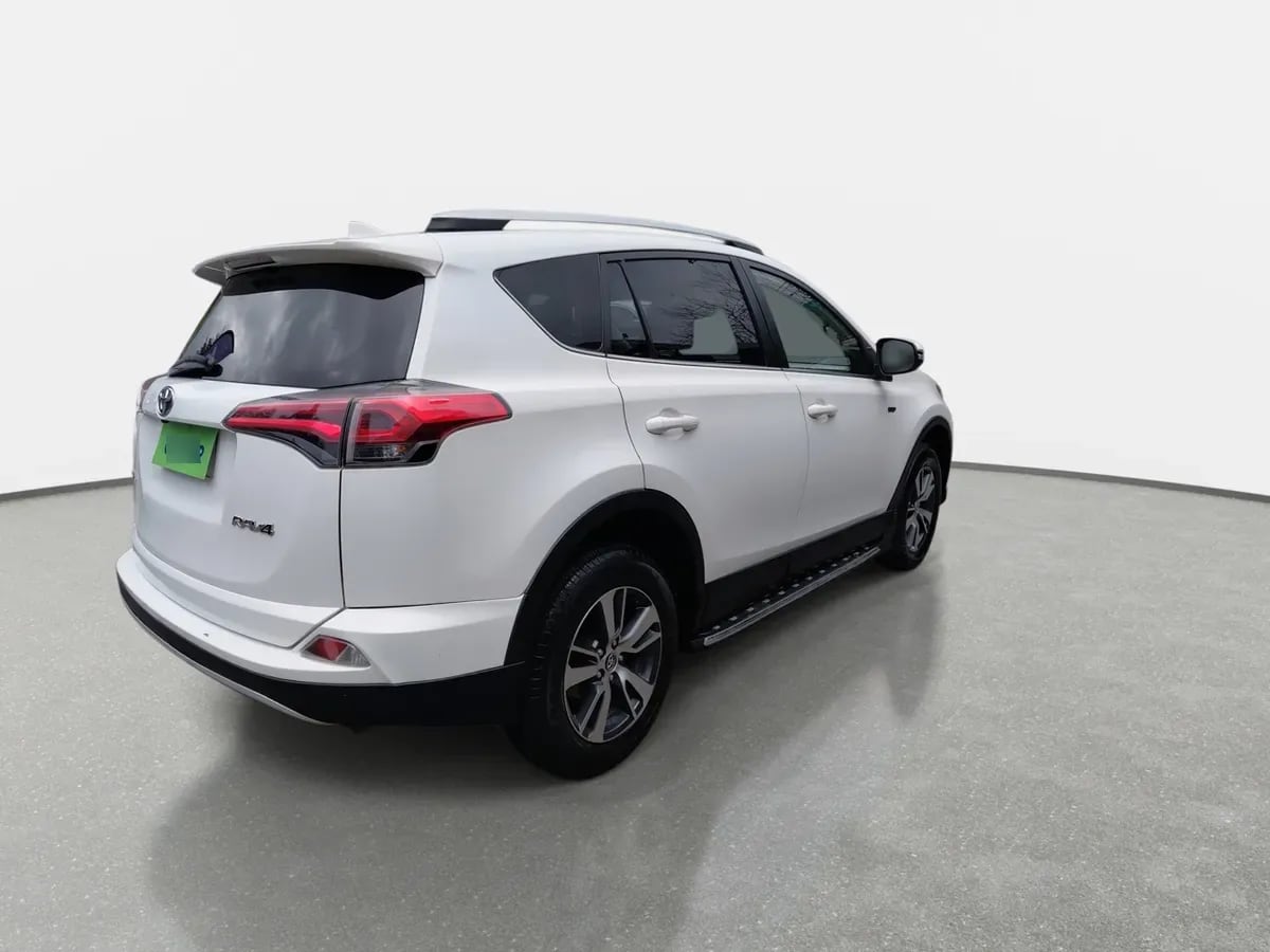 Toyota Rav 4 2.0 Adventure 4x2 Super Lujo At 5p año 2019