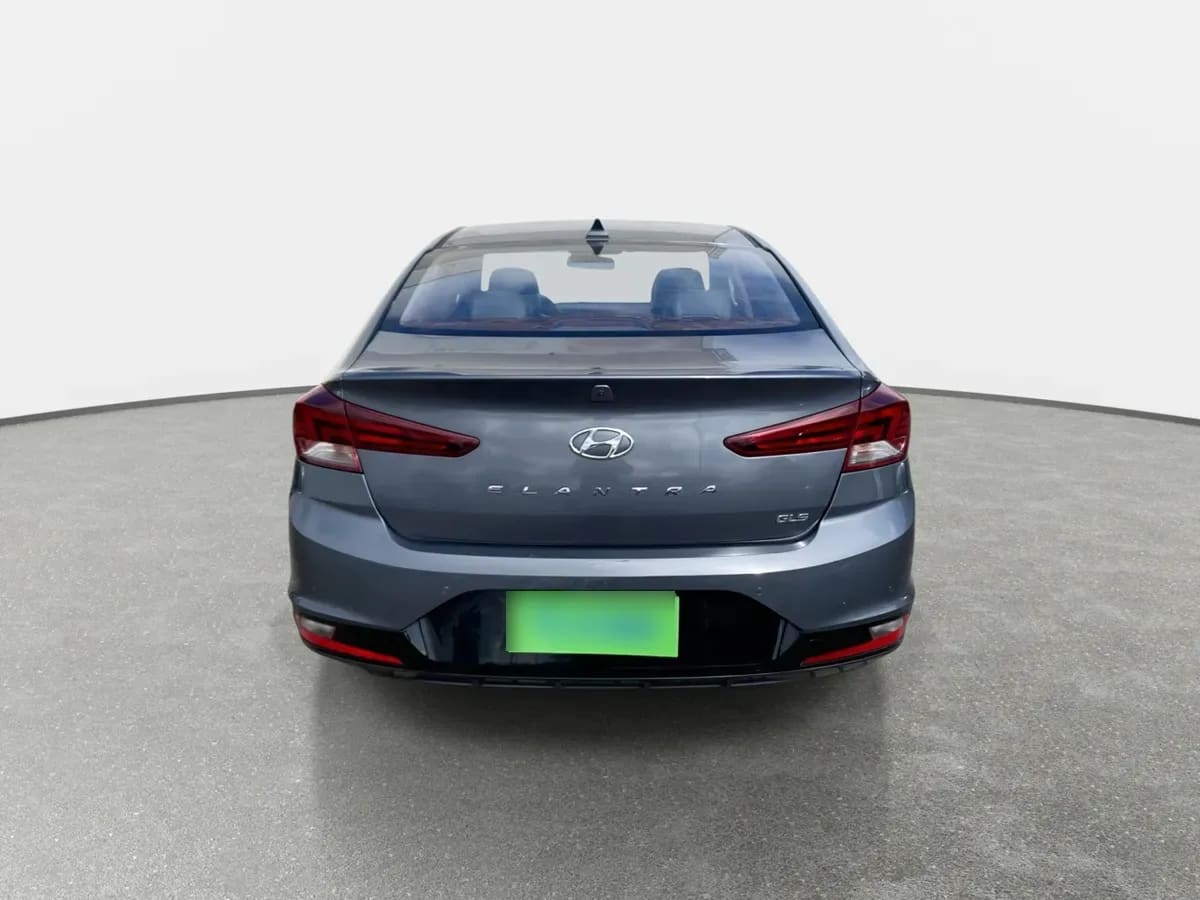 Hyundai Elantra 1.6 Value Fl 4x2 Mt 4p año 2021