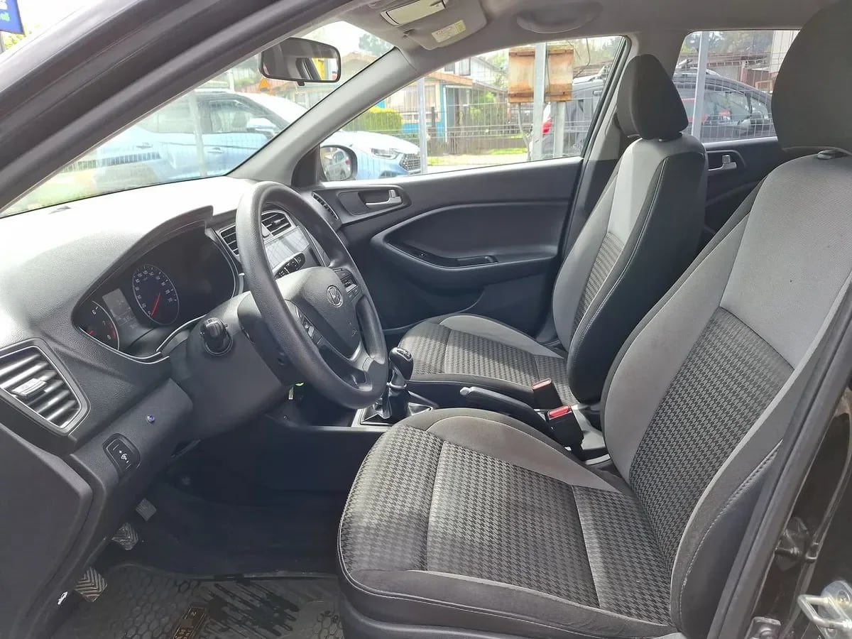 Hyundai I20 1.4 Gl Active 4x2 Hb Mt 5p año 2021