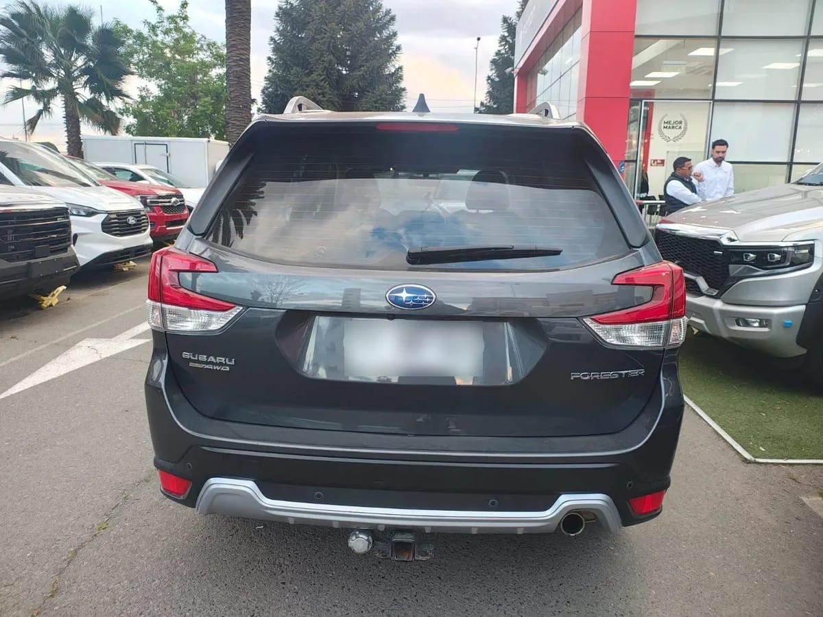 Subaru Forester 2.5i Limited Eyesight Gardx Awd At 5p año 2024
