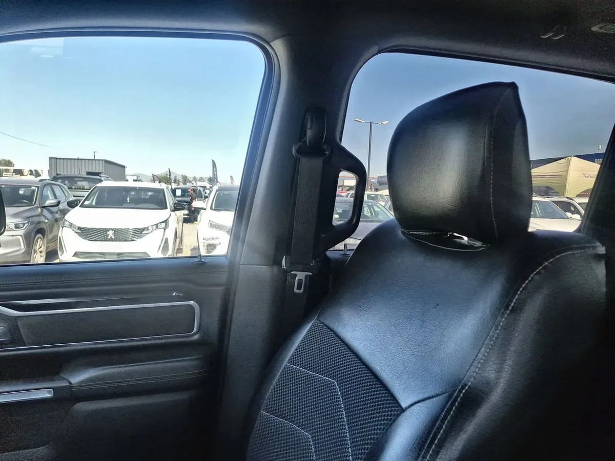 Ram 1500 5.7 Laramie Sport 4x4 At 4p año 2022