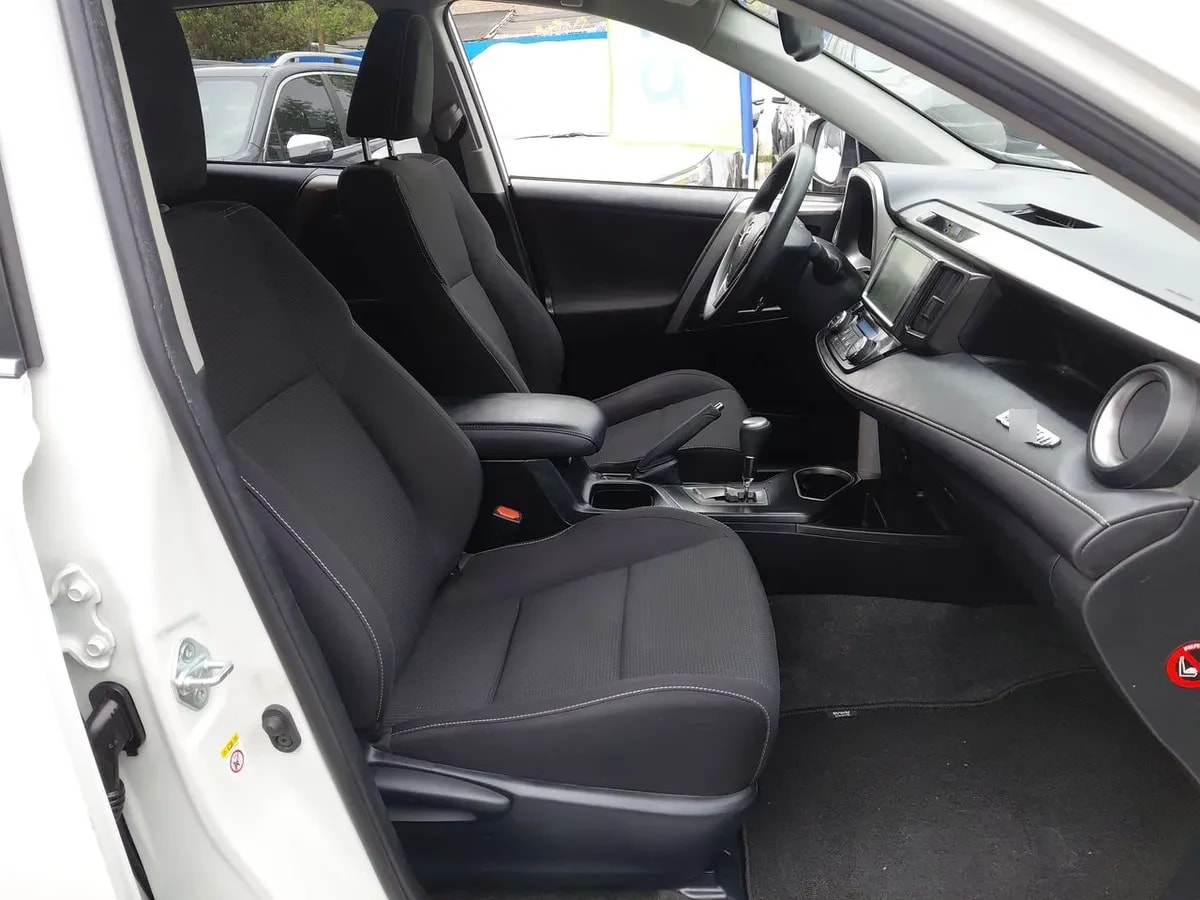 Toyota Rav 4 2.0 Adventure 4x2 Super Lujo At 5p año 2019
