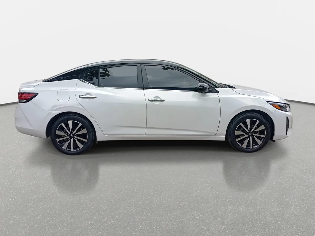 Nissan Sentra 2.0 Advance 4x2 Cvt At 4p año 2025