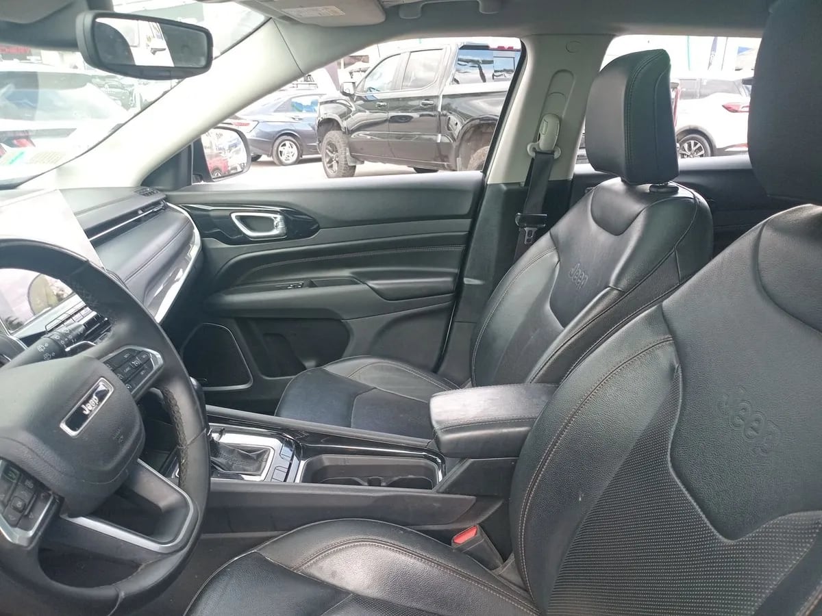 Jeep Compass 1.3 Limited 4x2 At 5p año 2023