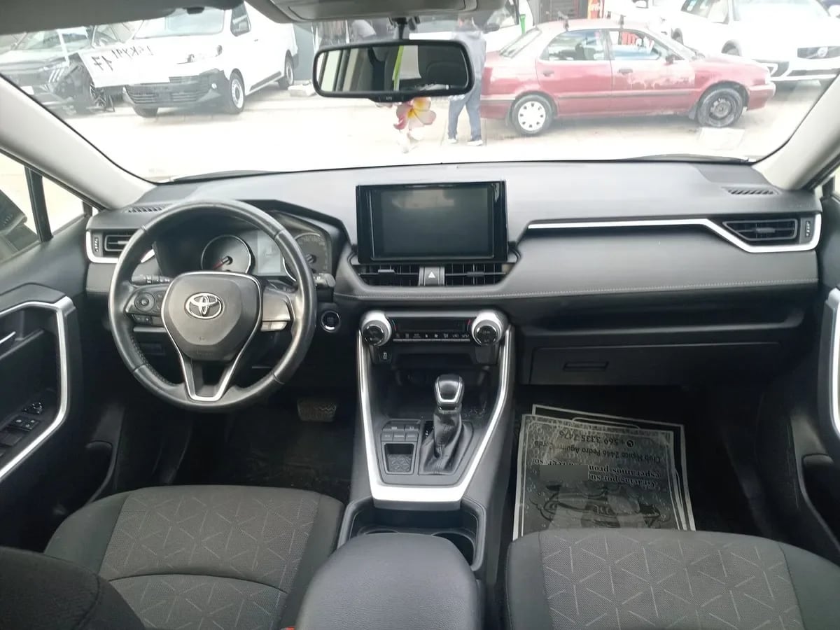Toyota Rav 4 2.0 Xle 4x2 Cvt At 5p año 2020