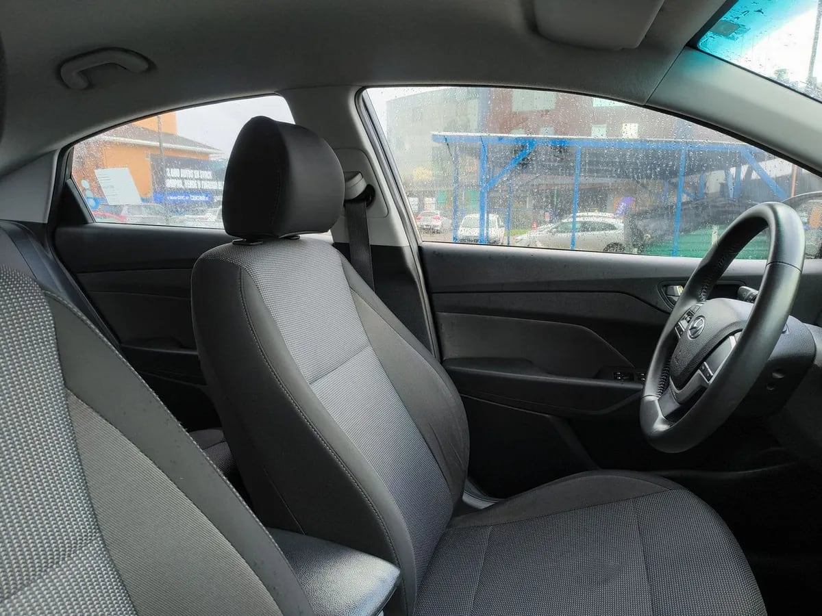 Hyundai Accent 1.4 Hci Value 4x2 Mt 4p año 2021