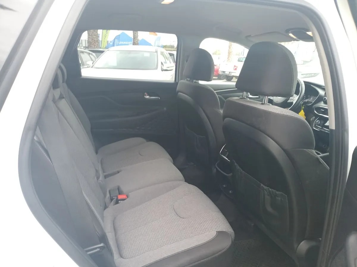 Hyundai Santa Fe 2.5 Plus Fl 2wd At 5p año 2023