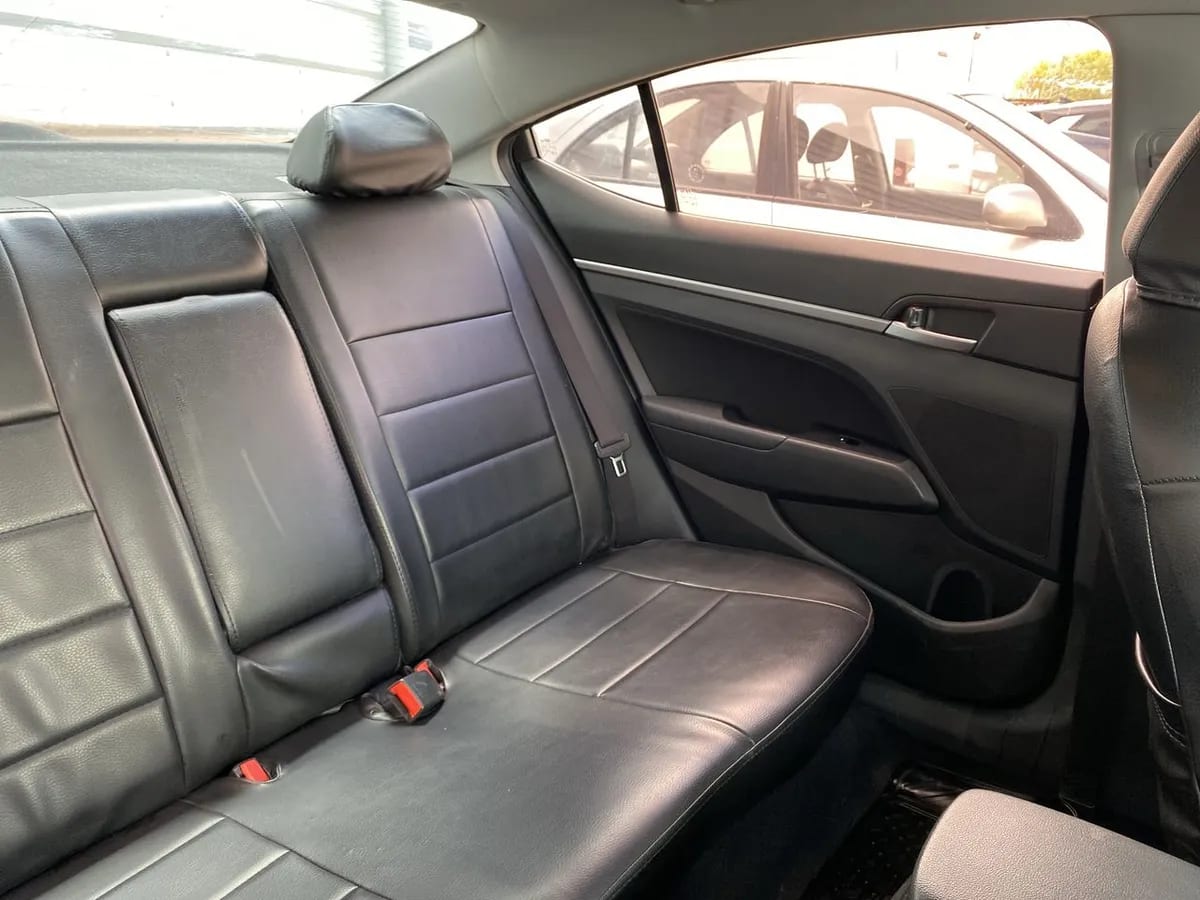 Hyundai Elantra 1.6 Value Fl 4x2 Mt 4p año 2021
