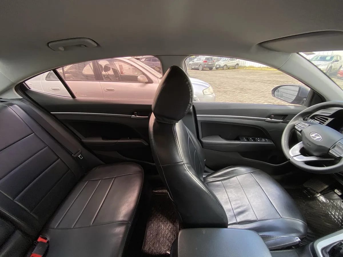Hyundai Elantra 1.6 Value Fl 4x2 Mt 4p año 2021