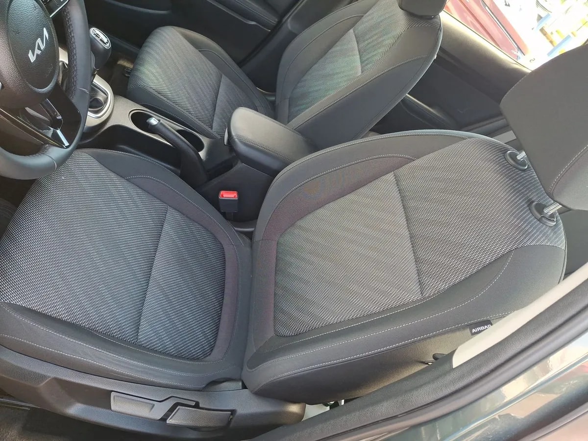 Kia Seltos 1.5 Ex 4x2 6mt 5p año 2025