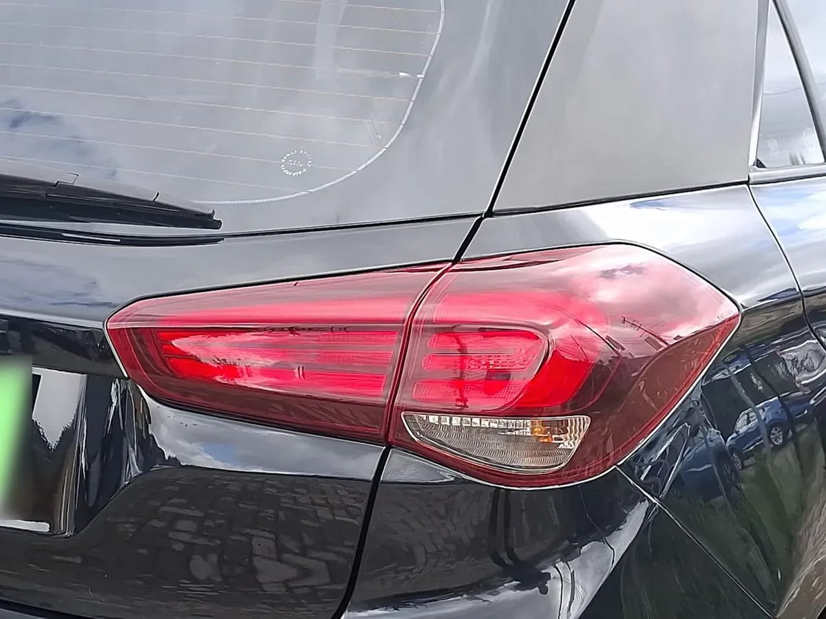 Hyundai I20 1.4 Gl Active 4x2 Hb Mt 5p año 2021