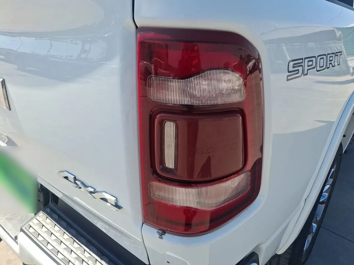 Ram 1500 5.7 Laramie Sport 4x4 At 4p año 2022