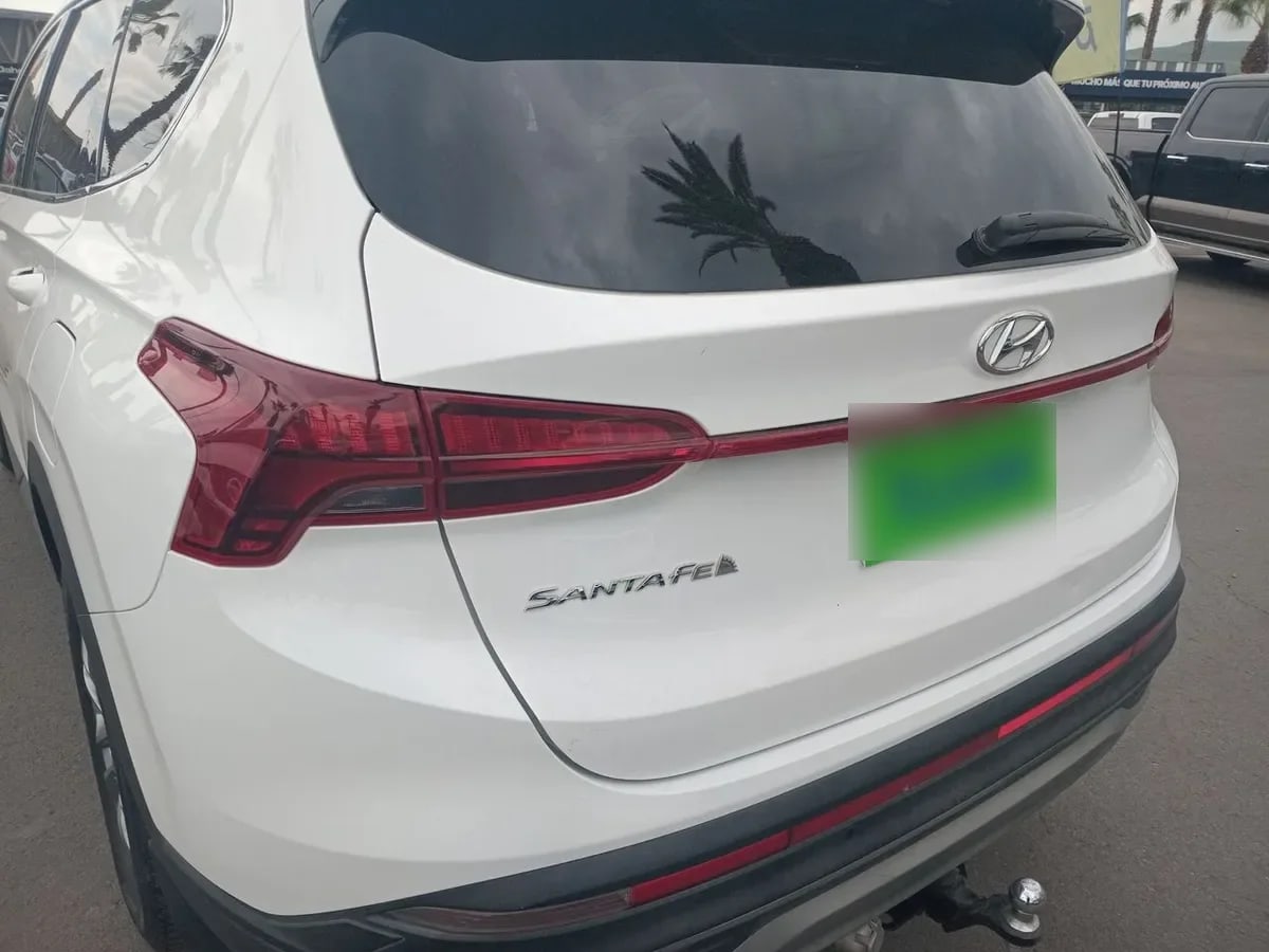 Hyundai Santa Fe 2.5 Plus Fl 2wd At 5p año 2023